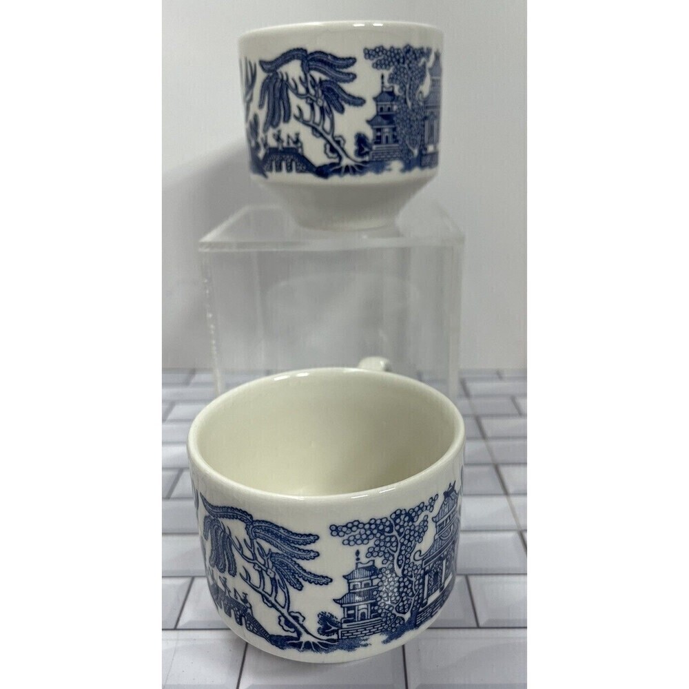 Blue Willow Churchill England Tea Cups Coffee Cups Set Of 2 Vintage Cottage - Picture 7 of 16